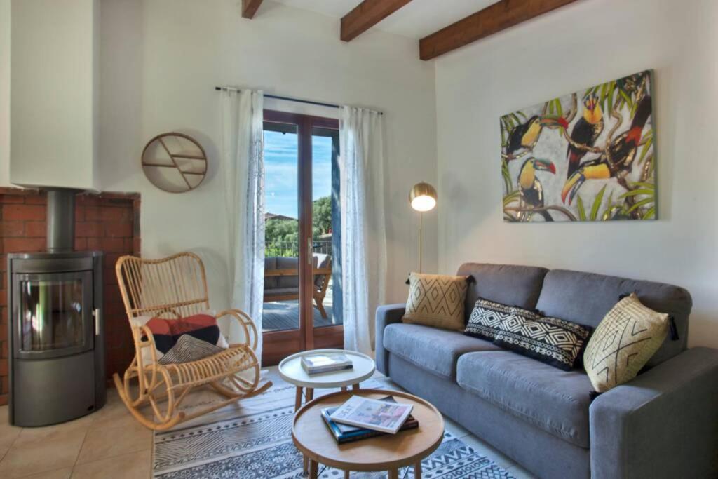 Villa Bodri, Maison En Pierre Avec Vue Mer Et Piscine Chauffee Л'Іль-Русс Екстер'єр фото