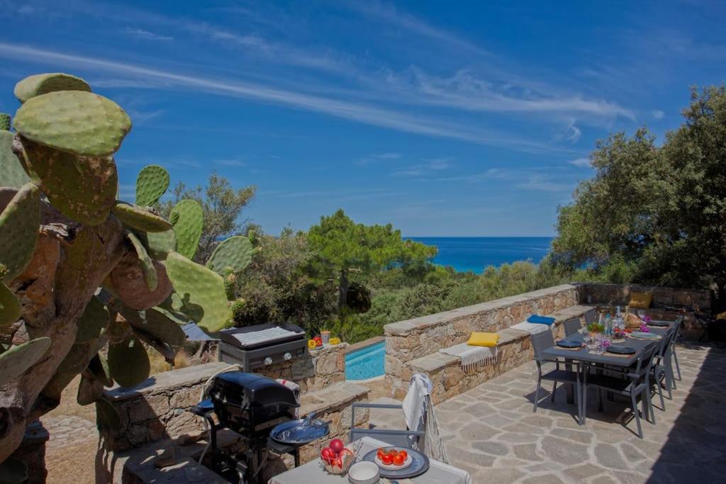 Villa Bodri, Maison En Pierre Avec Vue Mer Et Piscine Chauffee Л'Іль-Русс Екстер'єр фото